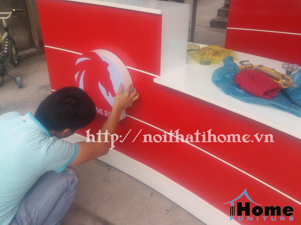 quầy lễ tân hiện đại